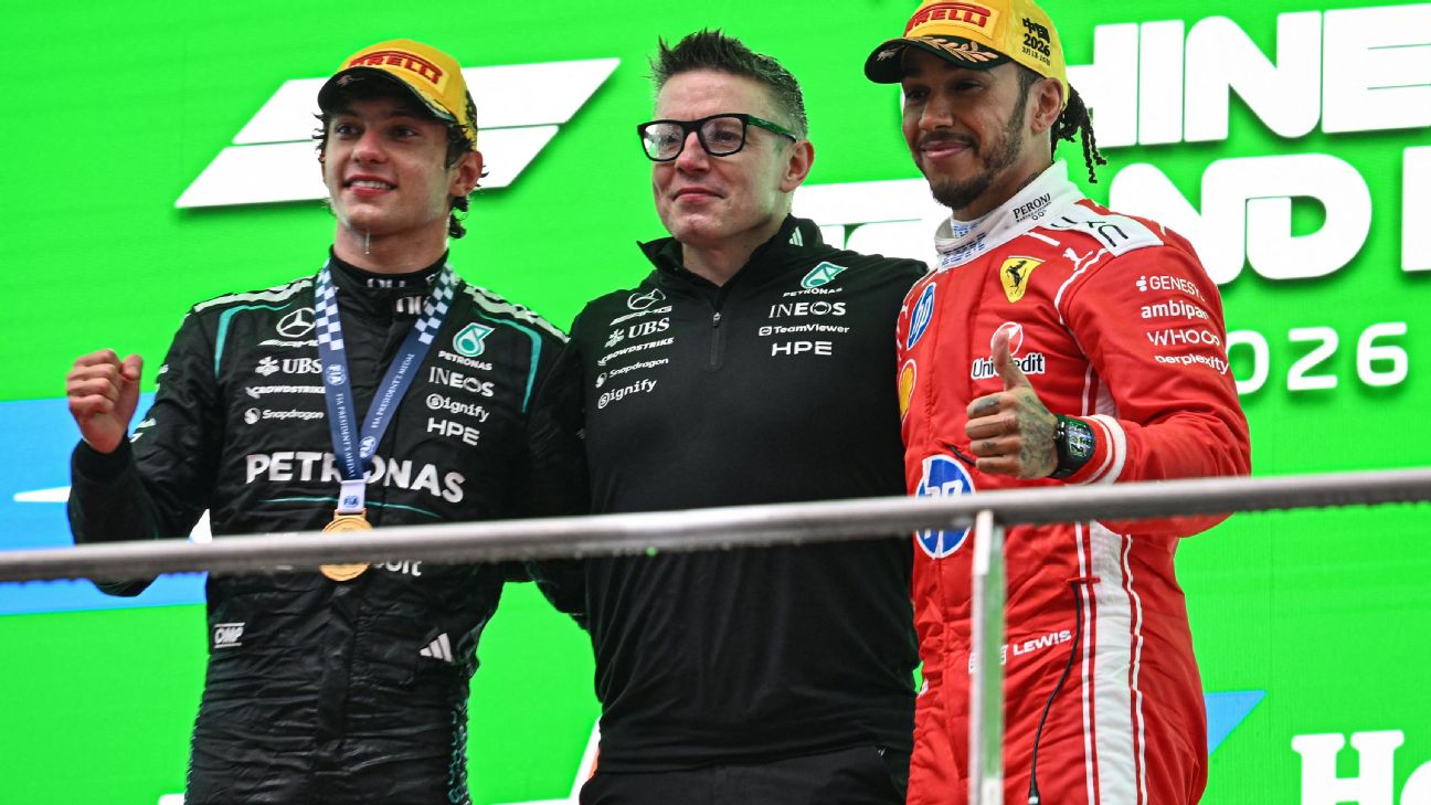Bono with his drivers